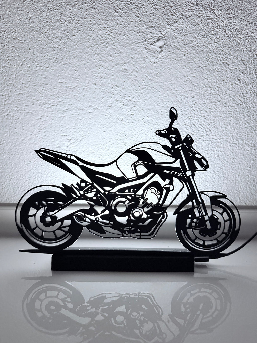 Lampada LED con silhouette 3D della Yamaha MT-09 2017-2020 – 3DOutline