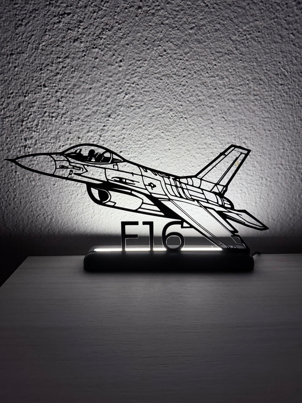 Dettaglio della silhouette 3D dell'aereo da caccia F16