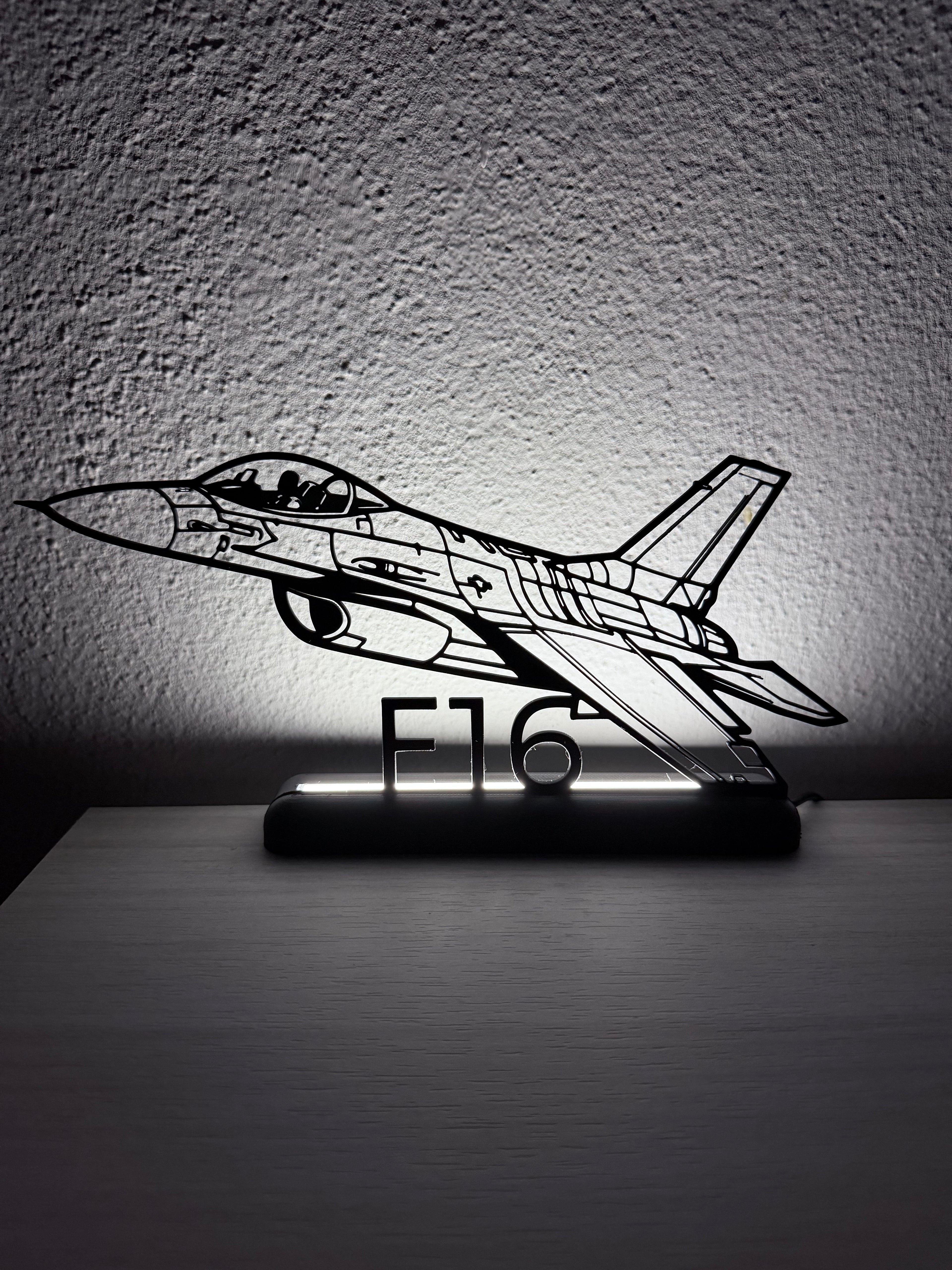 Dettaglio della silhouette 3D dell'aereo da caccia F16