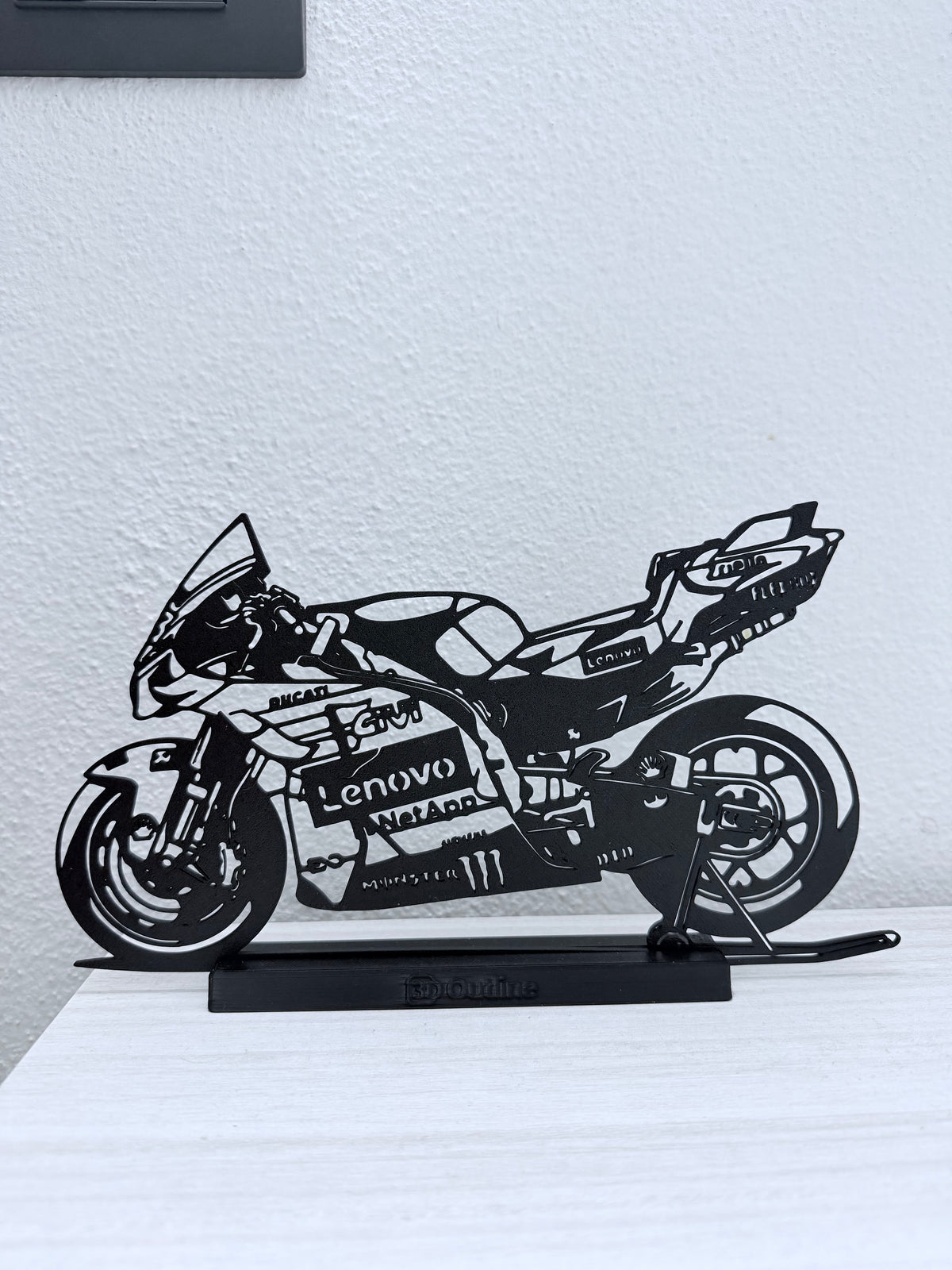 Silhouette 3D della Ducati MotoGP di Marc Marquez su base senza LED