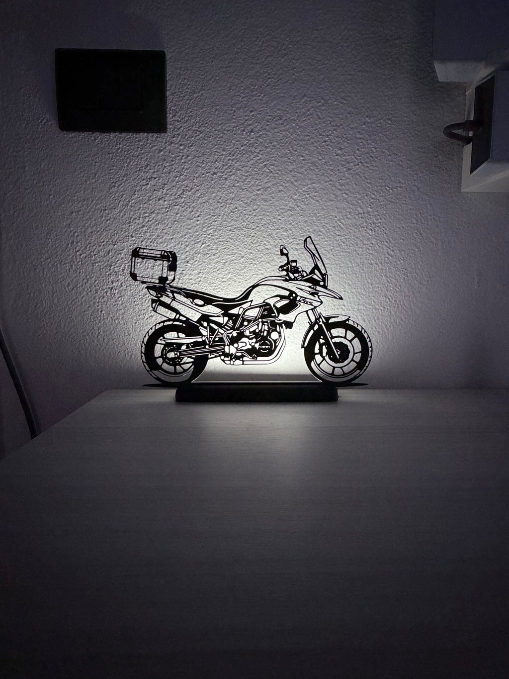Silhouette 3D della moto BMW F 700 GS in plastica nera