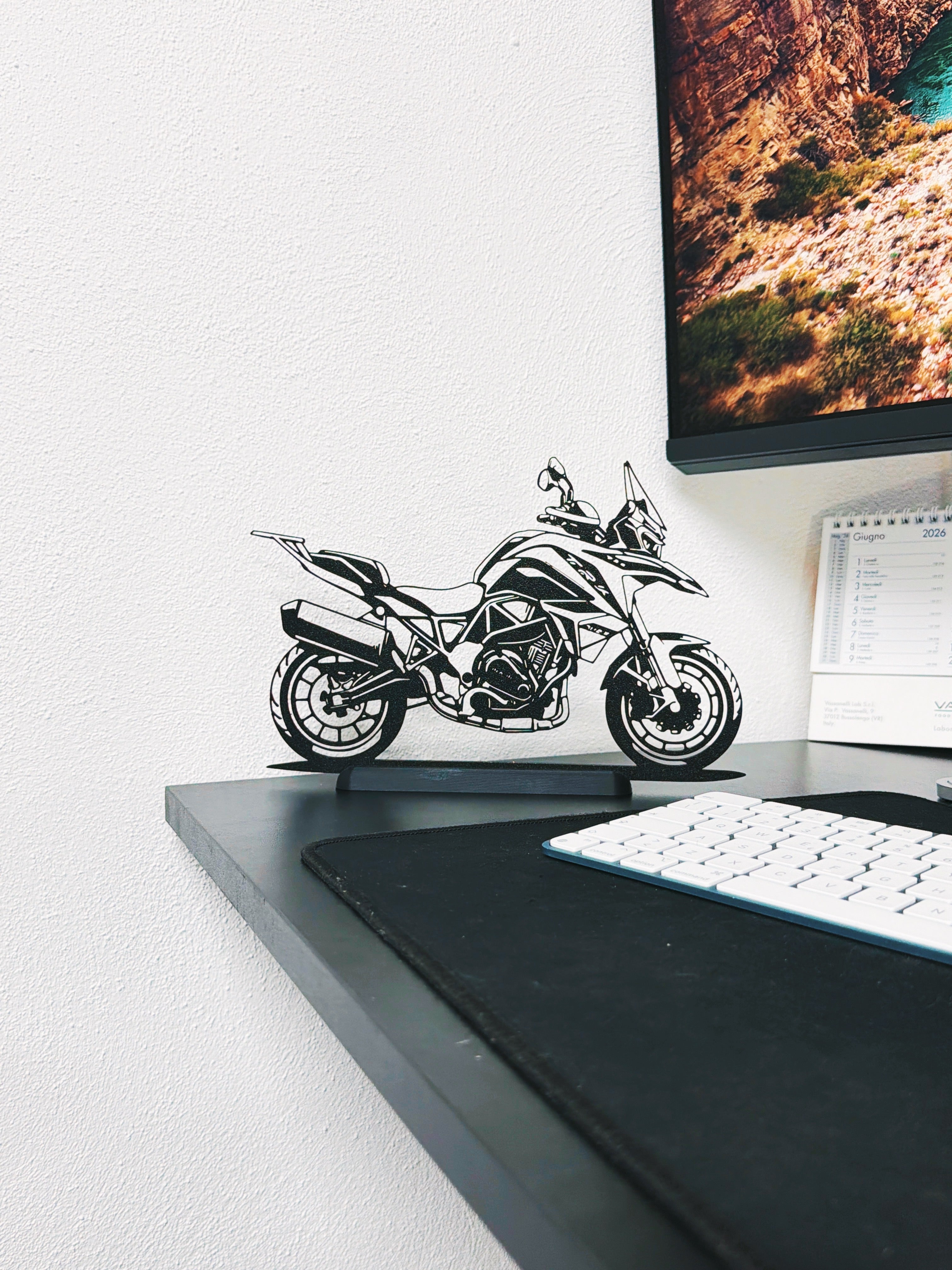 Silhouette da esposizione Benelli TRK 702