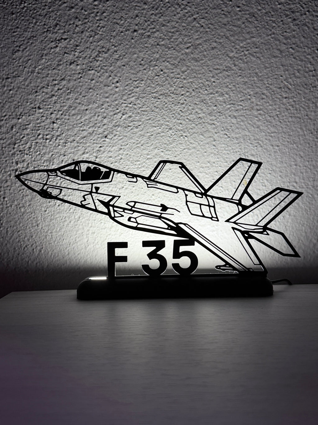 Dettaglio della silhouette 3D dell'aereo da caccia F35