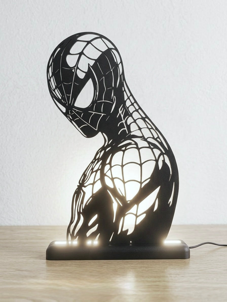 Lampada LED con silhouette 3D di Spiderman a mezzobusto accesa