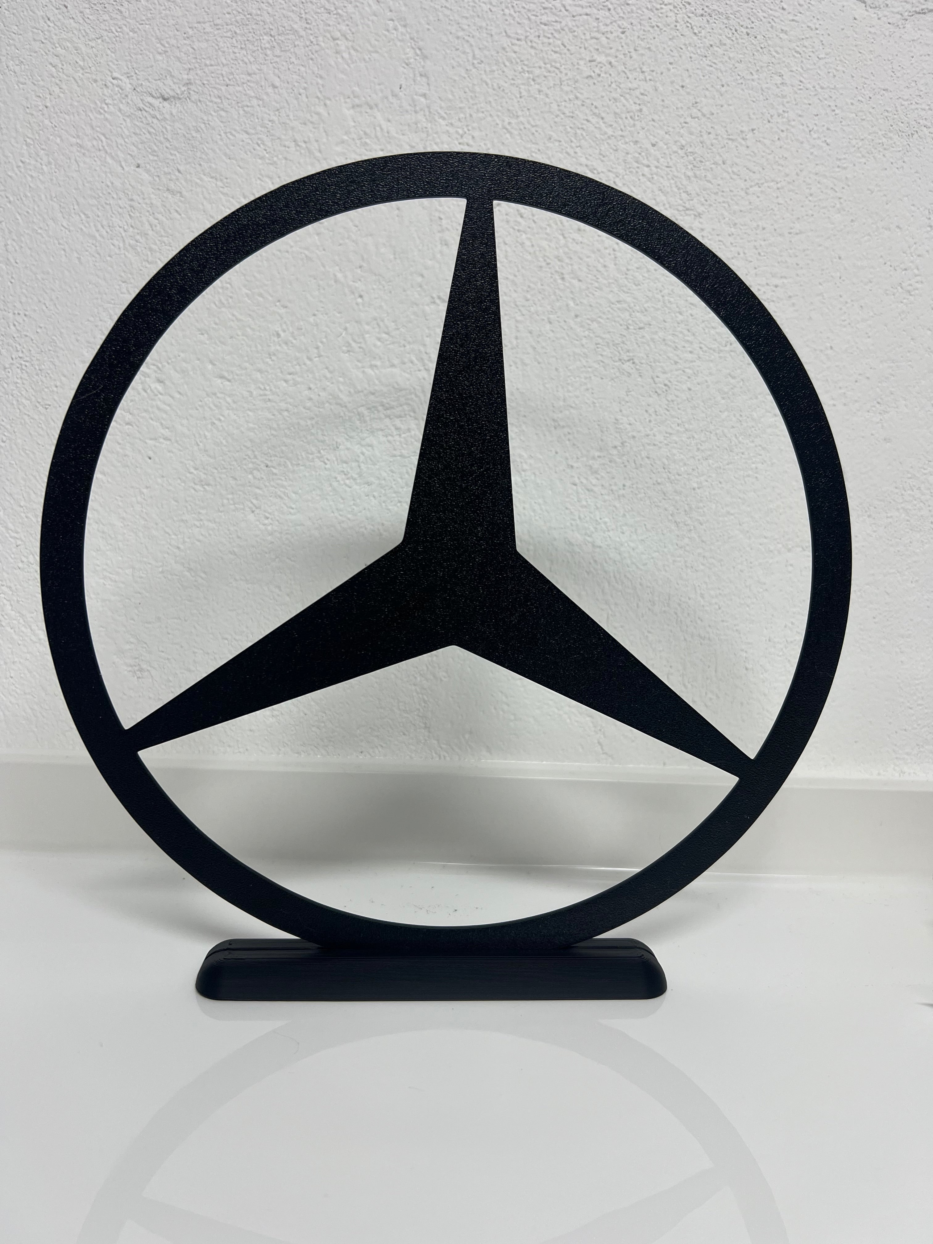 Silhouette da esposizione logo Mercedes