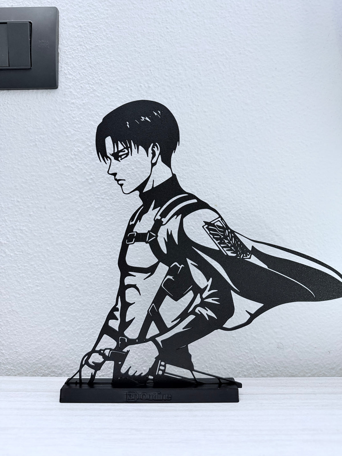 Silhouette 3D di Levi di Attack on Titan su base senza LED