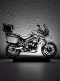 Lampada LED con silhouette 3D della Triumph Tiger 800 XRX su base illuminata