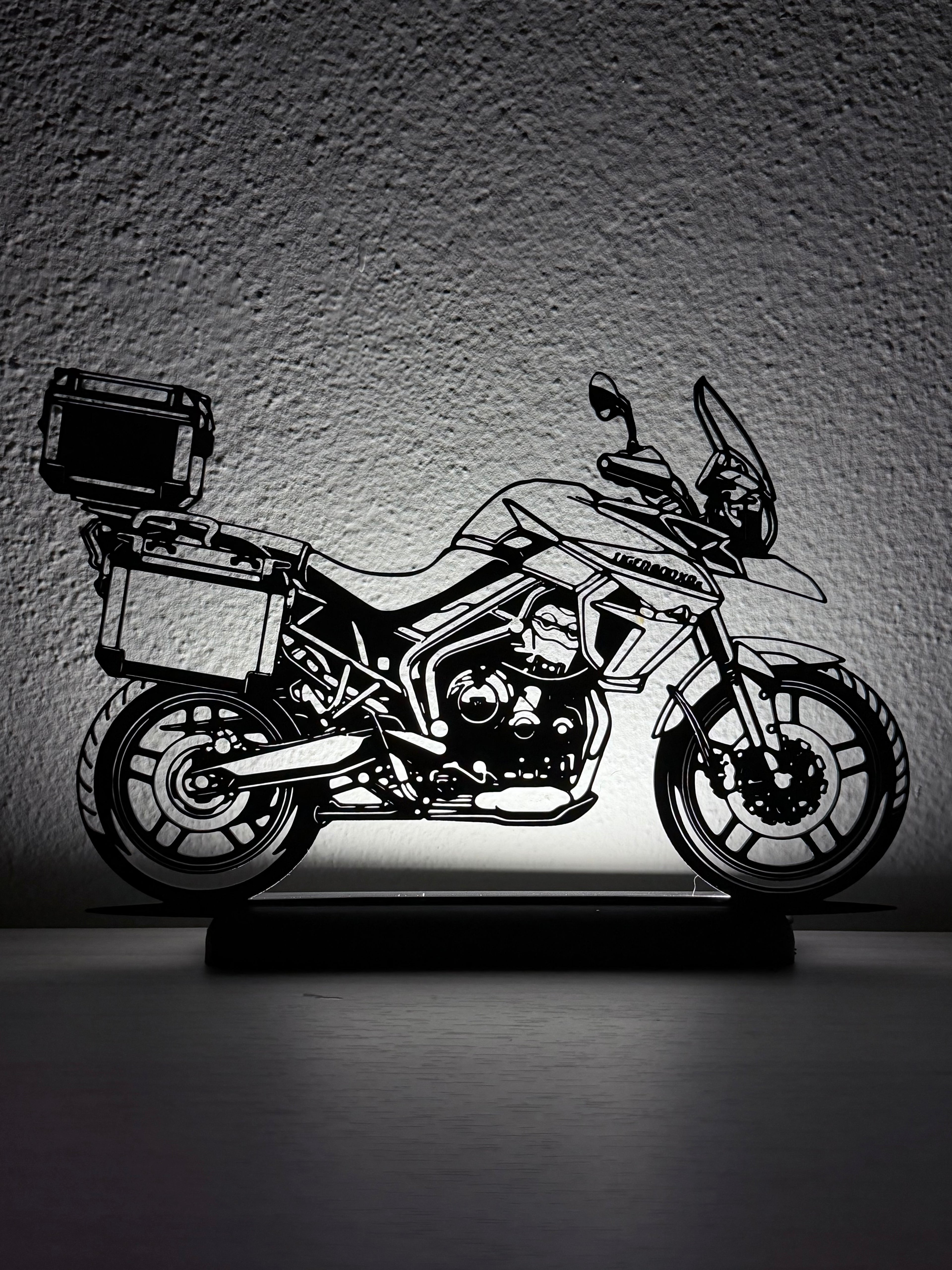 Lampada LED con silhouette 3D della Triumph Tiger 800 XRX su base illuminata