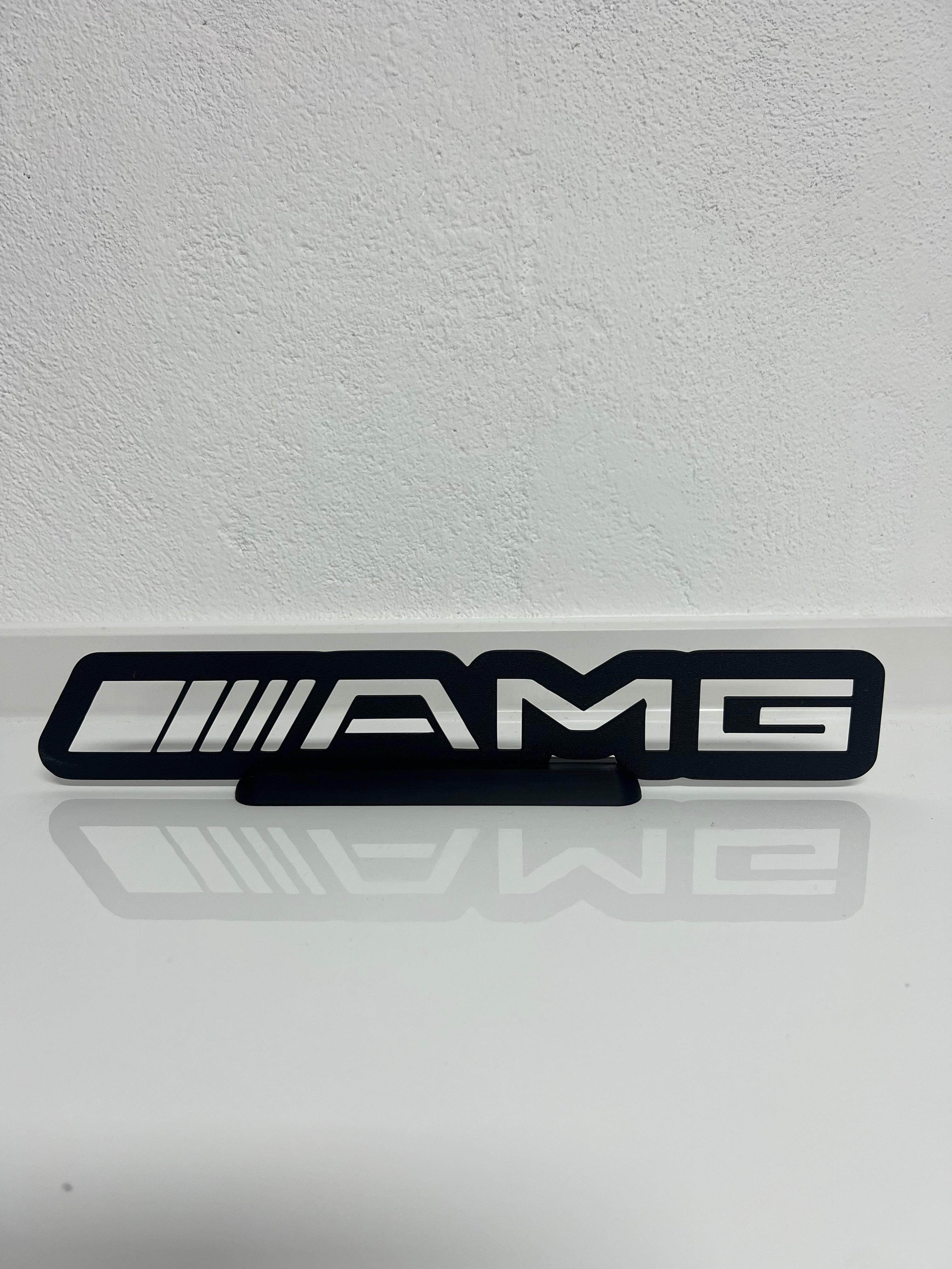 Silhouette da esposizione logo Mercedes AMG