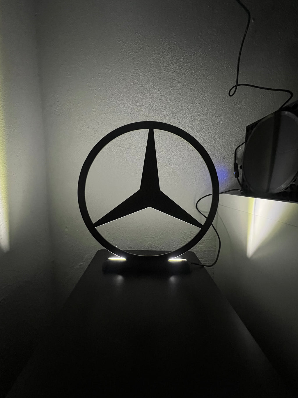 Lampada da esposizione con LED logo Mercedes