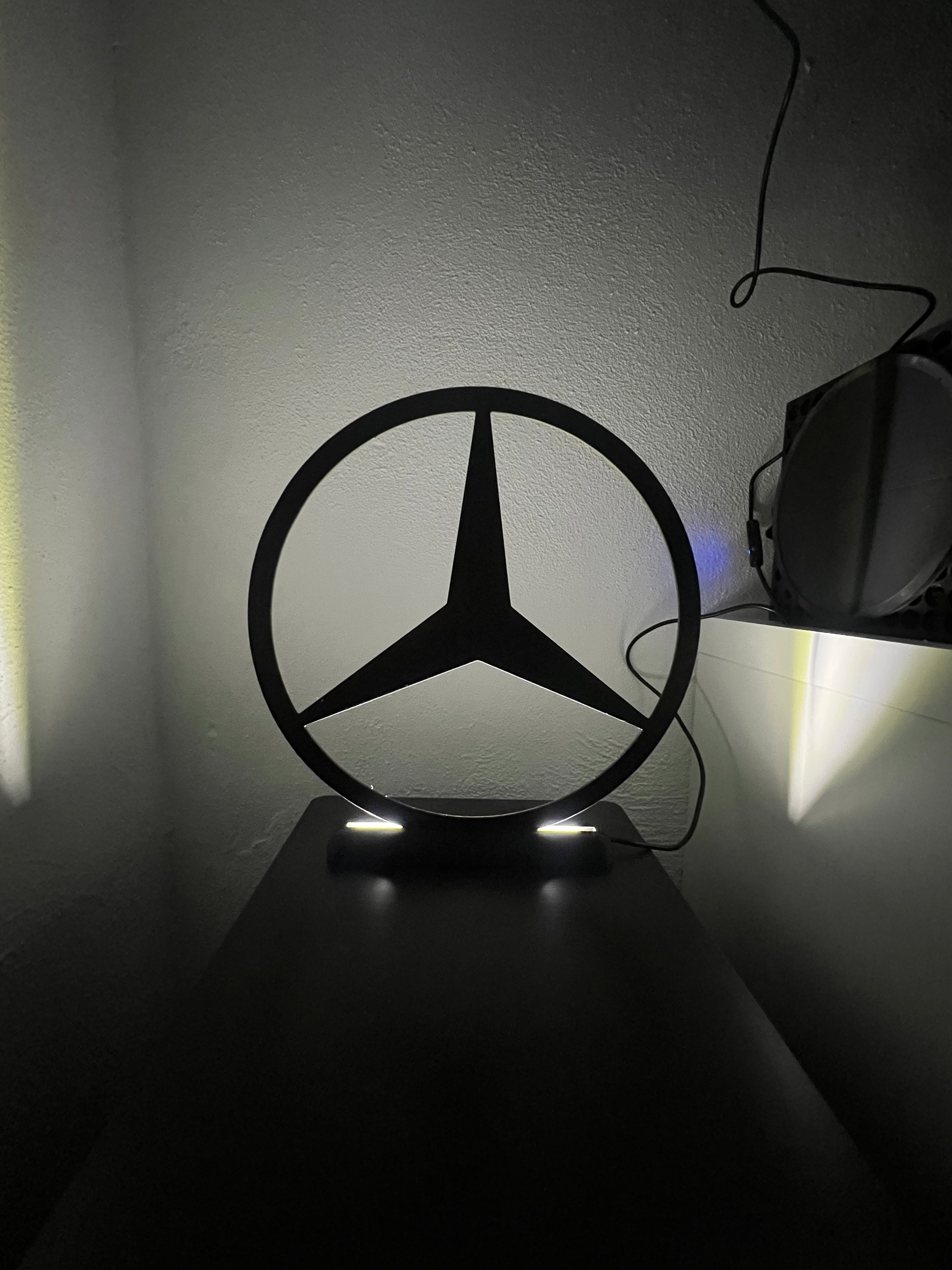 Lampada da esposizione con LED logo Mercedes