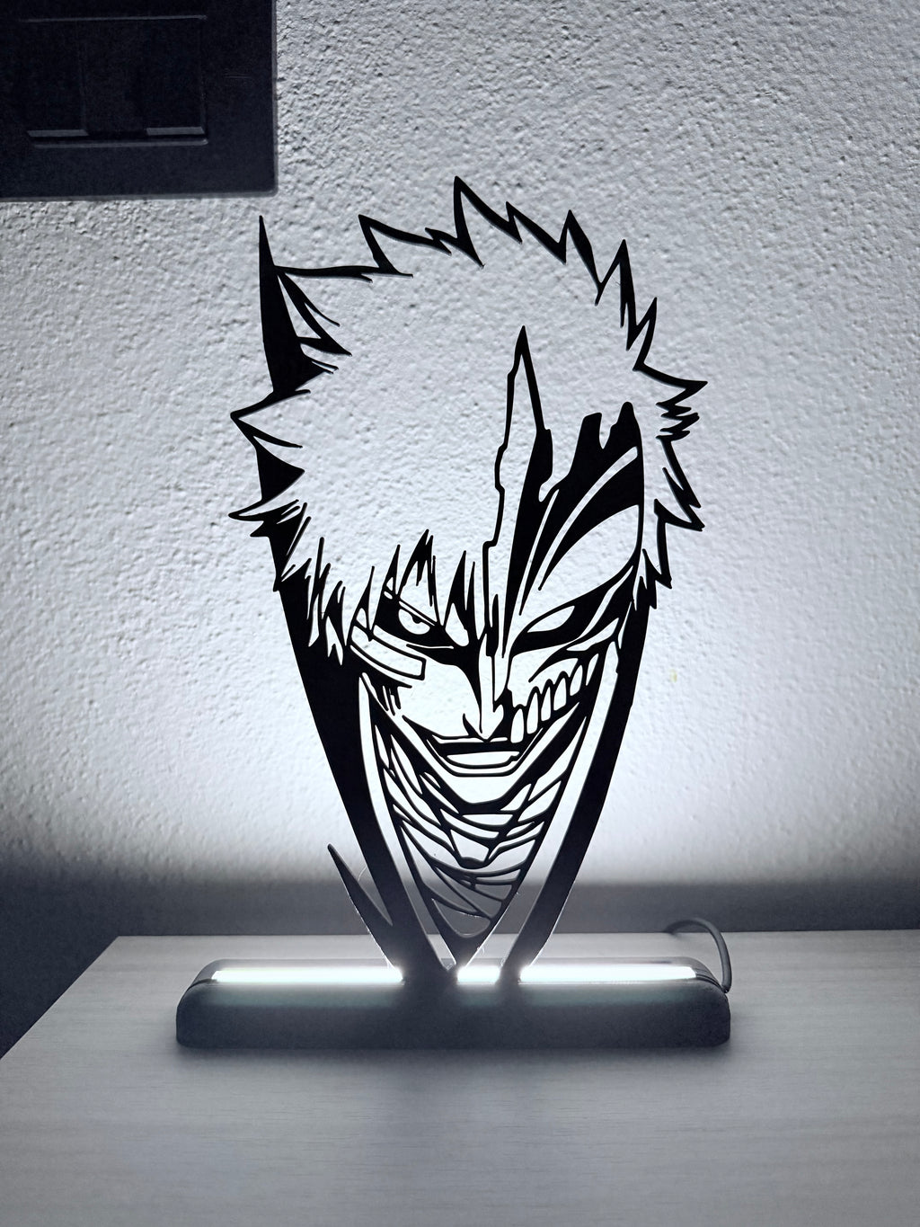 Lampada LED con silhouette 3D di Ichigo Kurosaki di Bleach con maschera Hollow