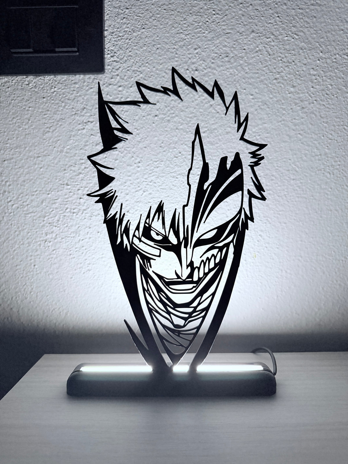 Lampada LED con silhouette 3D di Ichigo Kurosaki di Bleach con maschera Hollow