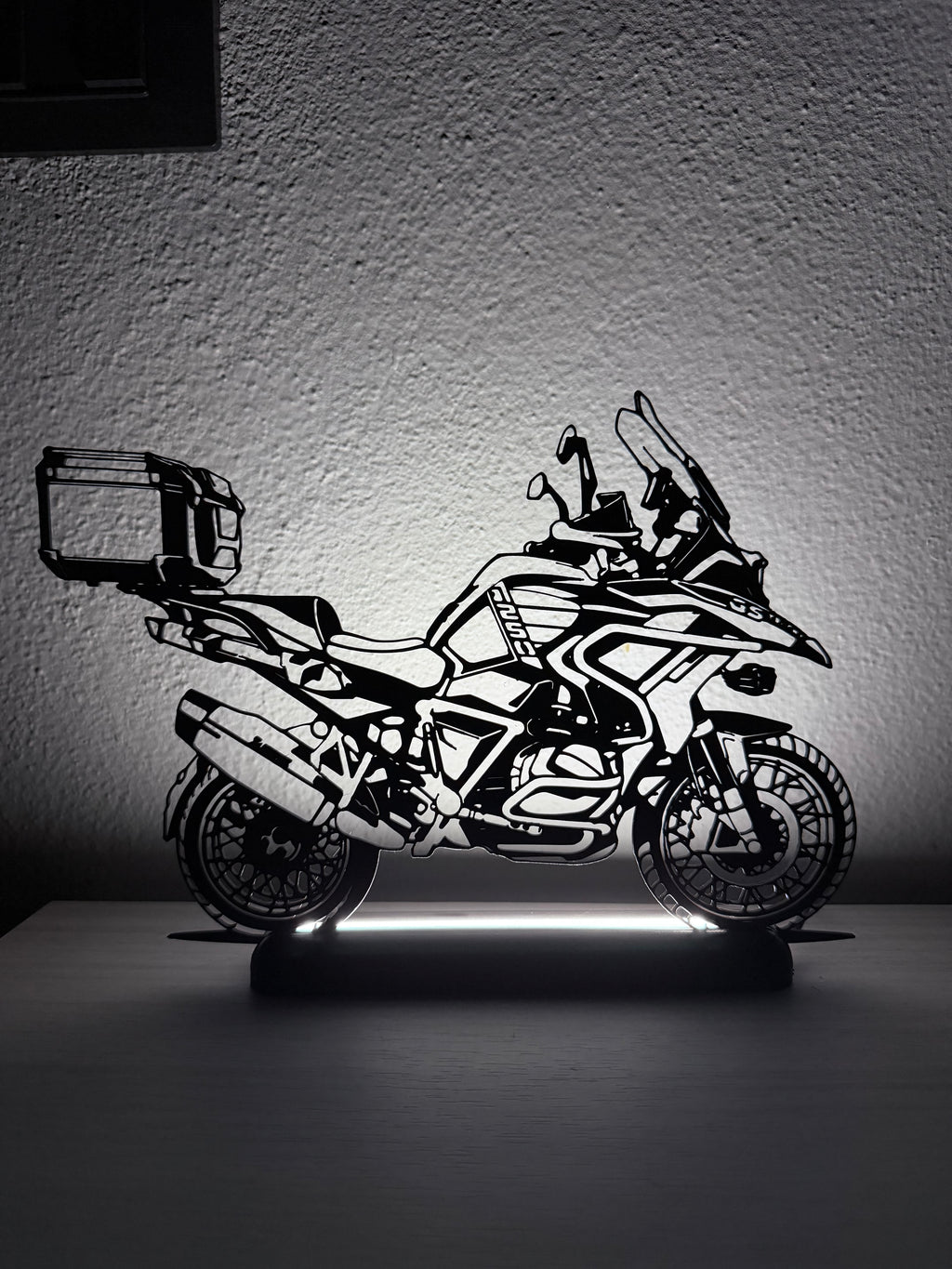 Lampada LED con silhouette 3D della BMW GS 1250 Adventure su base illuminata
