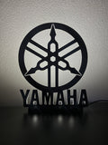 Lampada da esposizione con LED logo Yamaha