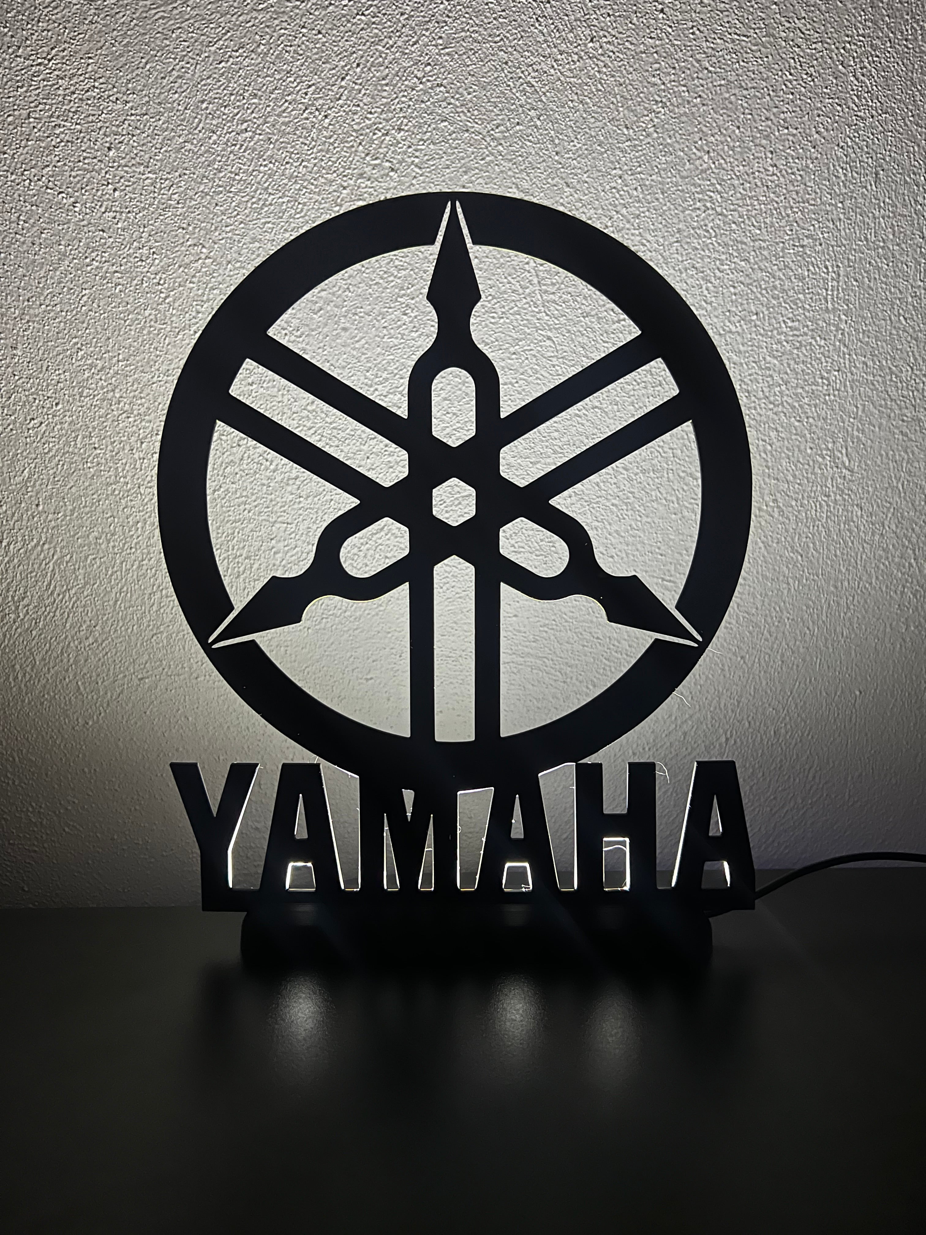 Lampada da esposizione con LED logo Yamaha